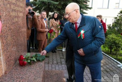 В БГПУ возложили цветы к памятнику студентам и преподавателям, погибшим в годы Великой Отечественной войны